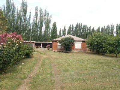 Casa Quinta en Miguel Arlando, Villa Regina