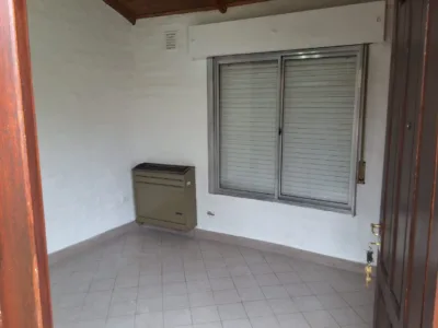 Casa Quinta en Miguel Arlando, Villa Regina