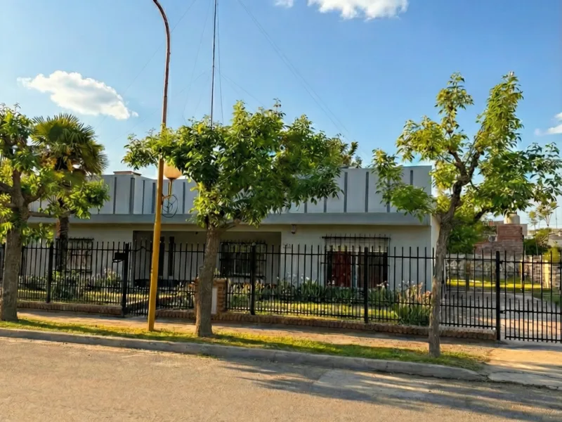 Casa en Venta en Villa Regina – Juan Moreira 58