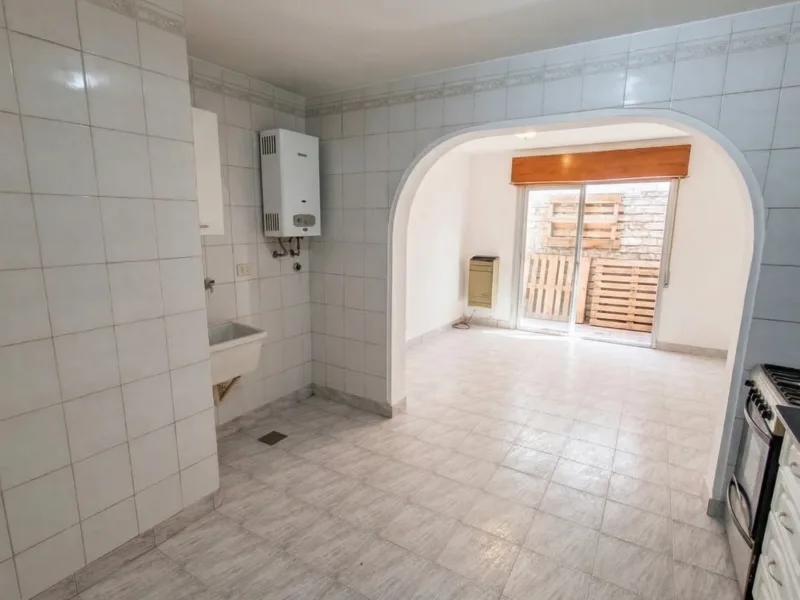 Casa en Venta en Neuquén — Alderete 880